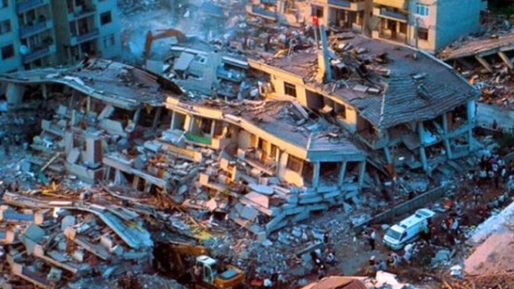 17 Ağustos Depreminden 23 Yıl Geçti! Deprem Anında Ne Yapmalısınız? Deprem Çantasına Ne Konur?